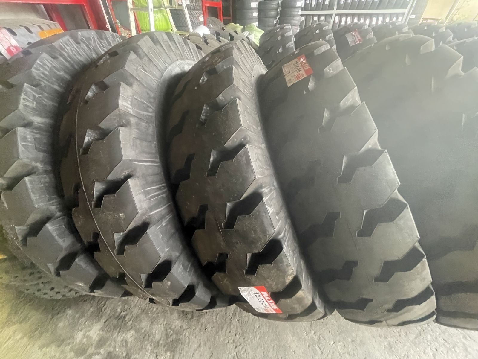 ĐẠI LÝ UY TÍN TẠI TP HCM CUNG CẤP LỐP XE 12.00-24, 12.00-20 -LỐP XE CÔNG TRÌNH GIÁ RẺ